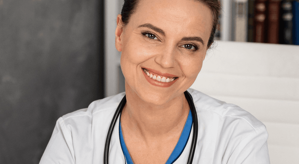 Médica usando dokz
